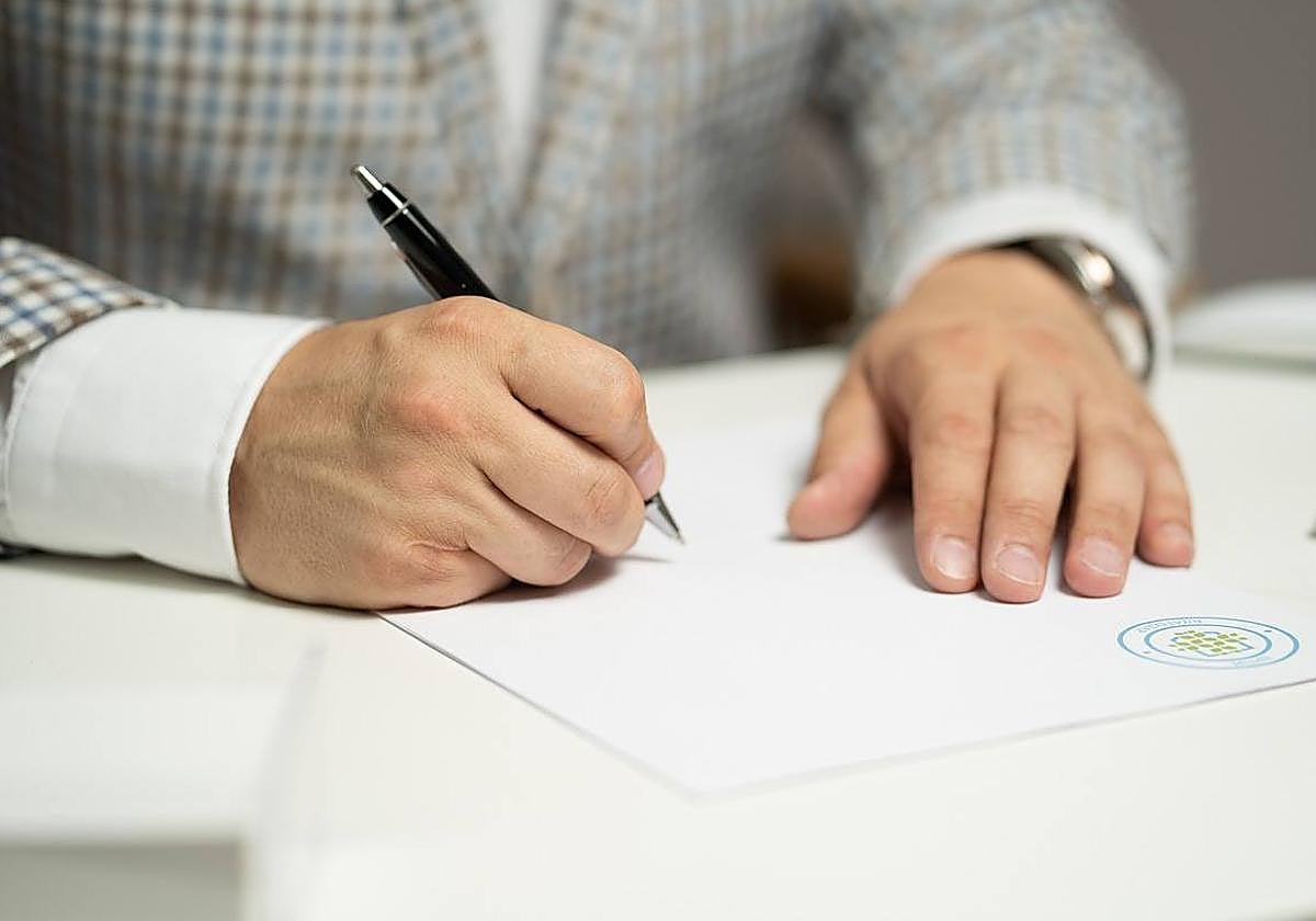 La compraventa de vivienda en abril se desploma un 17% en León.