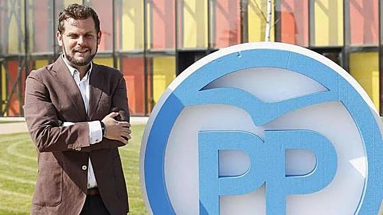 El popular Santiago Velez renuncia al Senado y mira a la Diputación Provincial