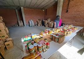 Reparto de alimentos en San Andrés del Rabanedo.