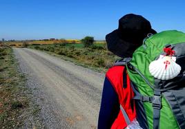 Imagen de archivo de un peregrino haciendo el Camino de Santiago.