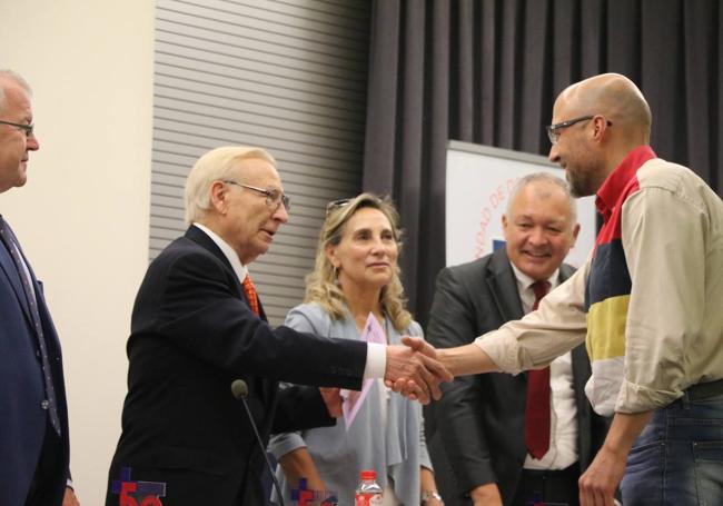 Entrega de diplomas a los donantes de sangre de León.