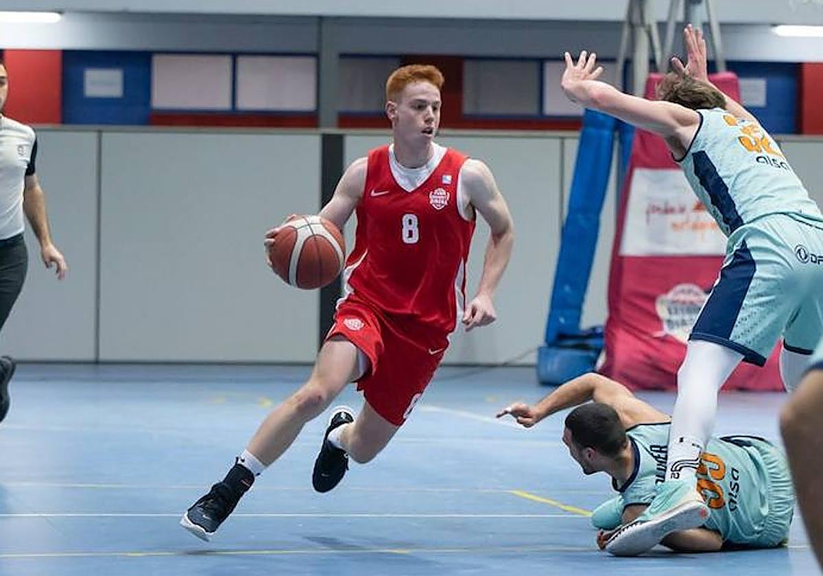 El Clínica Ponferrada ya tiene nuevo base