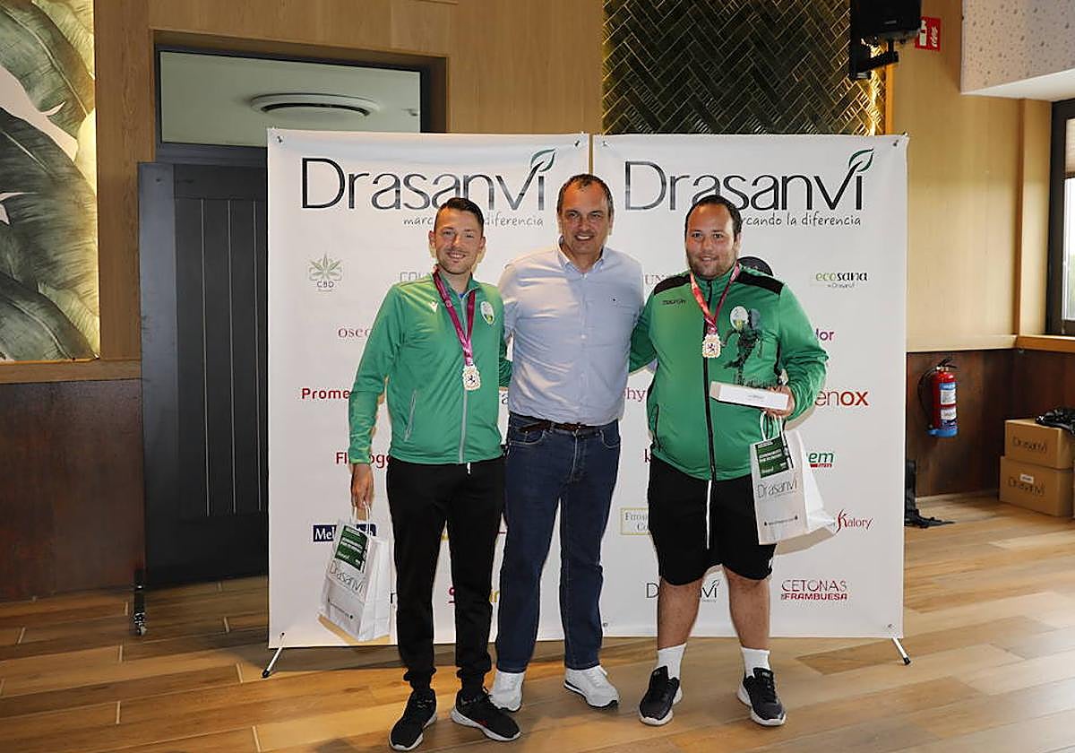 El equipo de fútbol inclusivo de La Virgen del Camino/Soltra recibe el II premio al fair play.