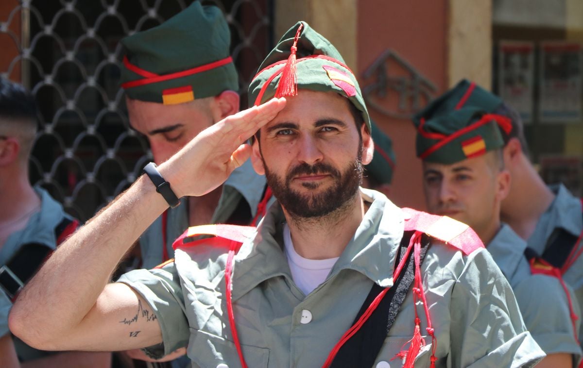 Las peñas anuncian la llegada de las fiestas