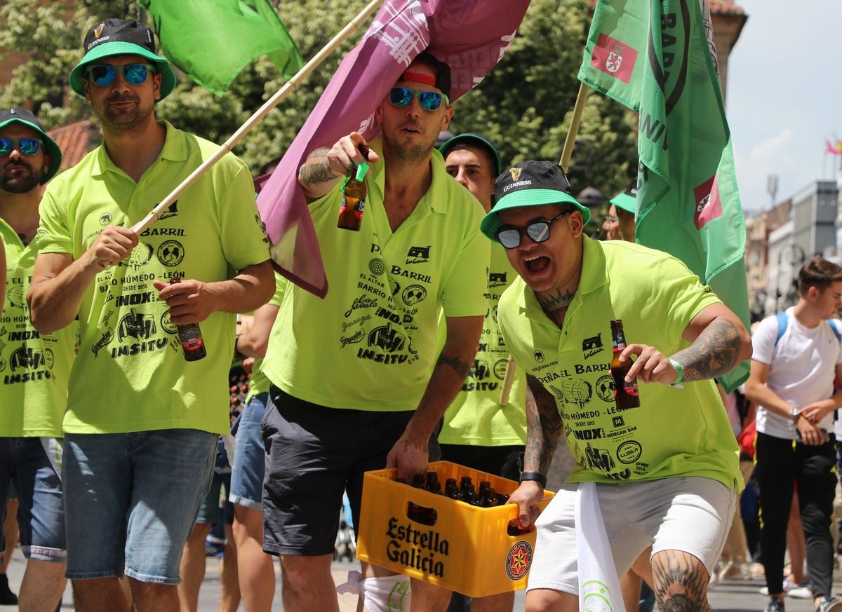 Las peñas anuncian la llegada de las fiestas