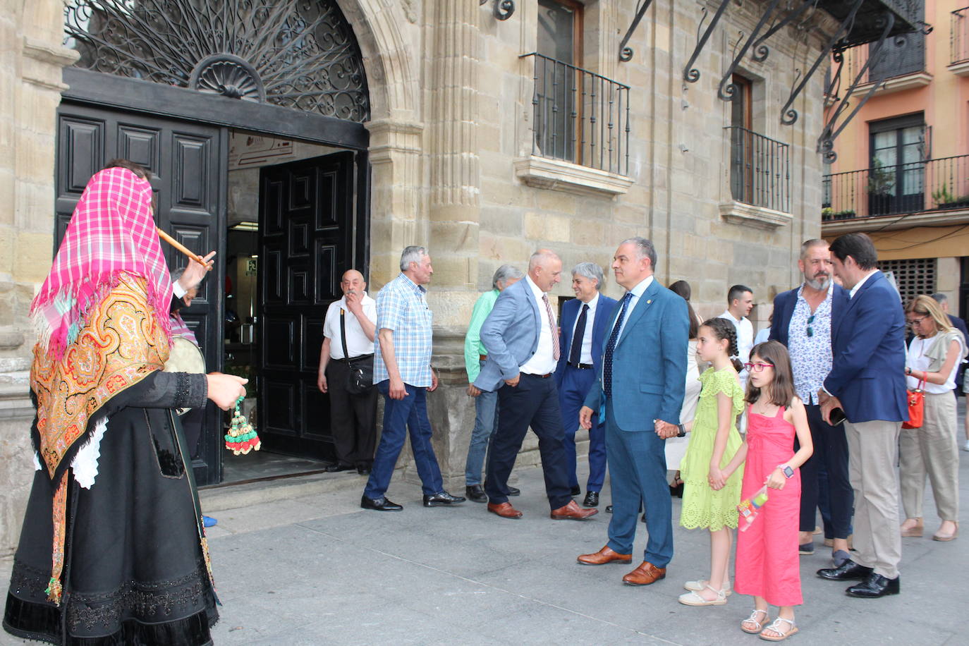 José Luis Nieto toma el bastón de mando de Astorga