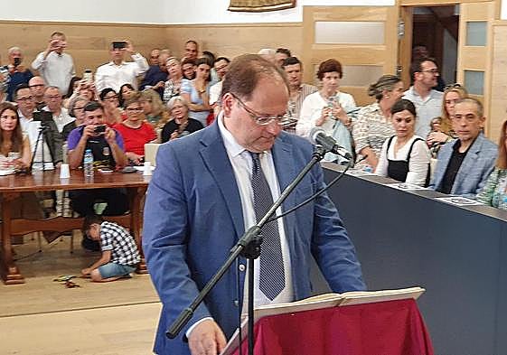Javier Carrera, este sábado, durante su toma de posesión.