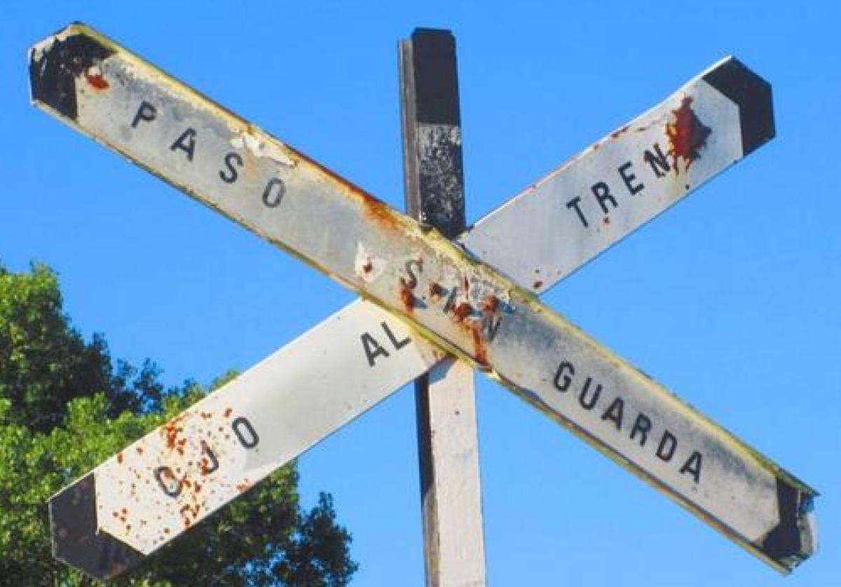 Herido un hombre al que golpeó un tren cuando cruzaba por un paso a nivel en Soria