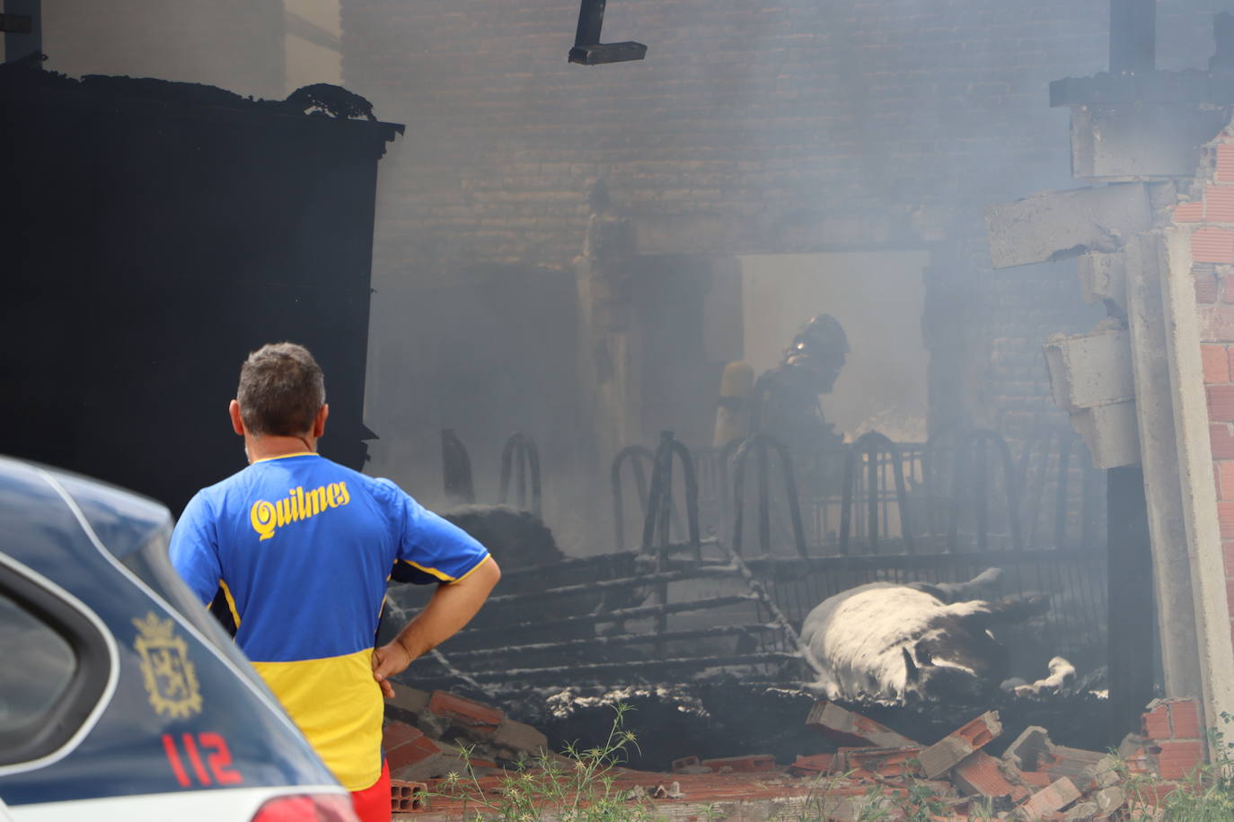 Incendio por un rayo en una nave