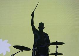 El batería de Última Clave durante el concierto en León de la gira de Cadena Dial al Sol.