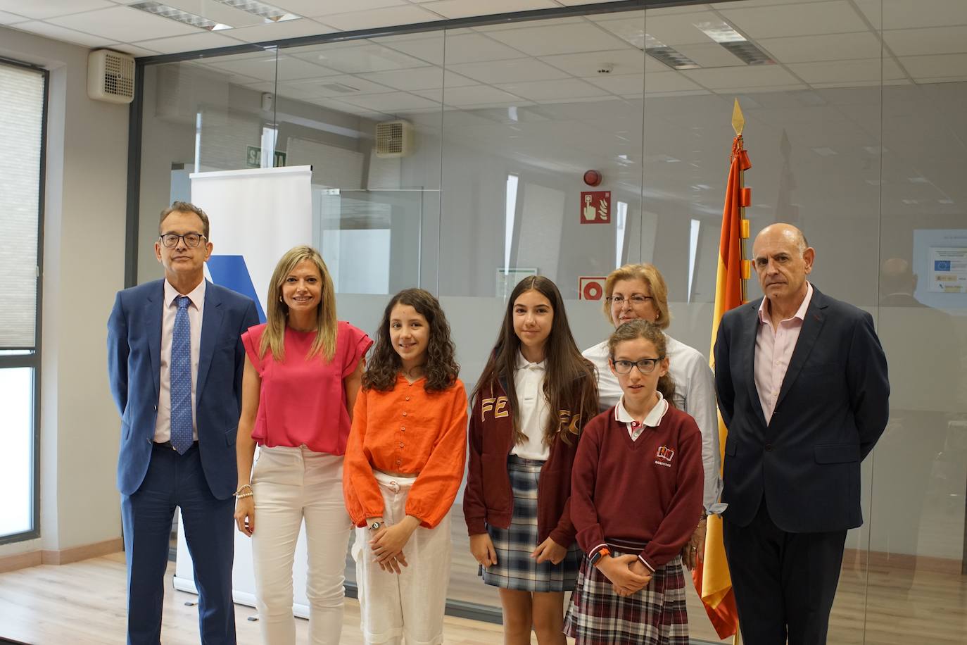 Paula Albizu Fernández, Sara Herrero Meléndez, Irene Robles Rodríguez y David Sevillano Miguélez son los alumnos ganadores del concurso para centros escolares de la Agencia Tributaria en la Delegación de León