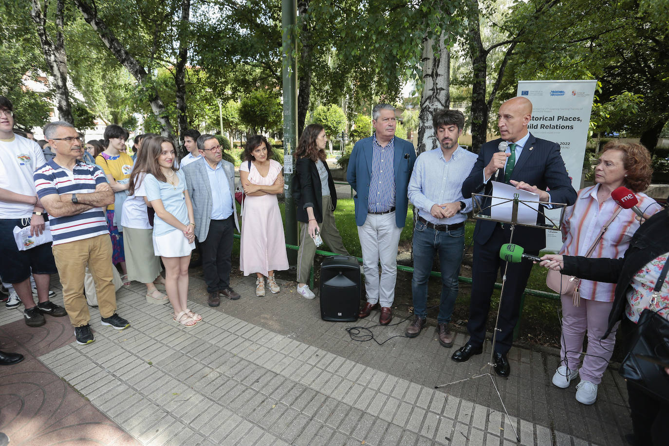 Descubrimiento de un monolito en memoria del antiguo hospicio de León