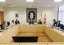 Mesa de las Cortes de Castilla y León.