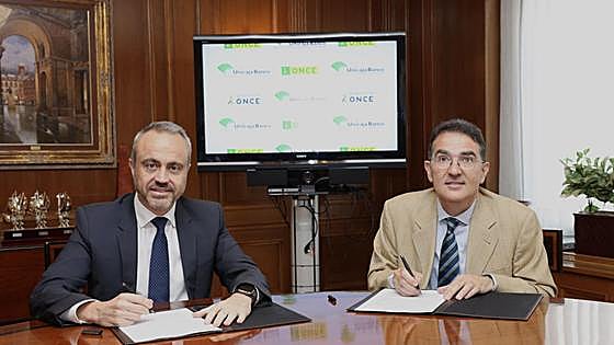 Unicaja Banco y la ONCE se unen para promover la inclusión de las personas con discapacidad visual