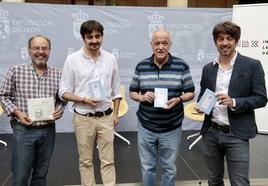 Acto de presentación del libro 'Días sin escuela' de Paco Umbral que publica el Instituto Leonés de Cultura de la Diputación Provincial de León. en la imagen (IaD)el ilustrador de la obra, Avelino Fierro; el coordinador del ILC, Emilio Gancedo; el escritor, Alfonso García y el diputado de Cultura, Pablo López Presa