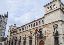 La Diputación programa más de 200 talleres culturales gratuitos.