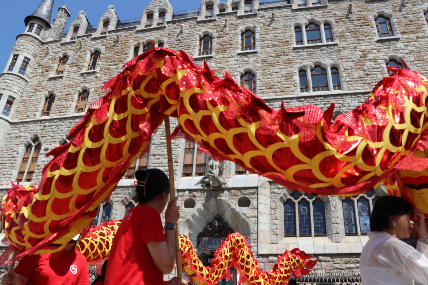 La danza del dragón, en León