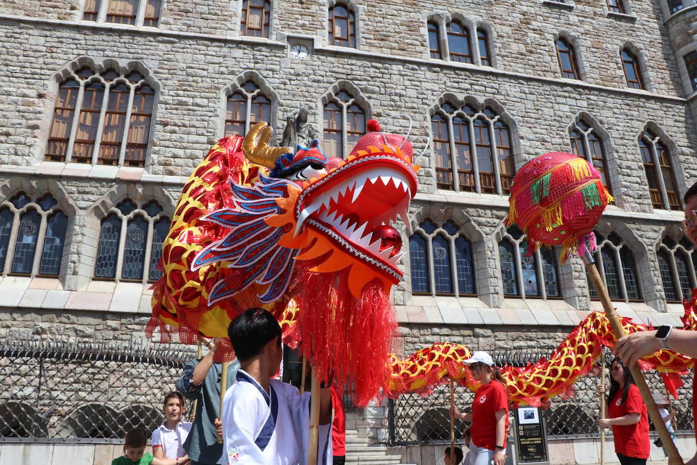 La danza del dragón, en León