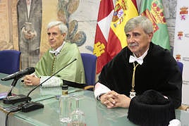 La Universidad de León acoge el acto de investidura de Juan José Badiola como doctor 'honoris causa', presidido por el rector Juan Francisco García Marín