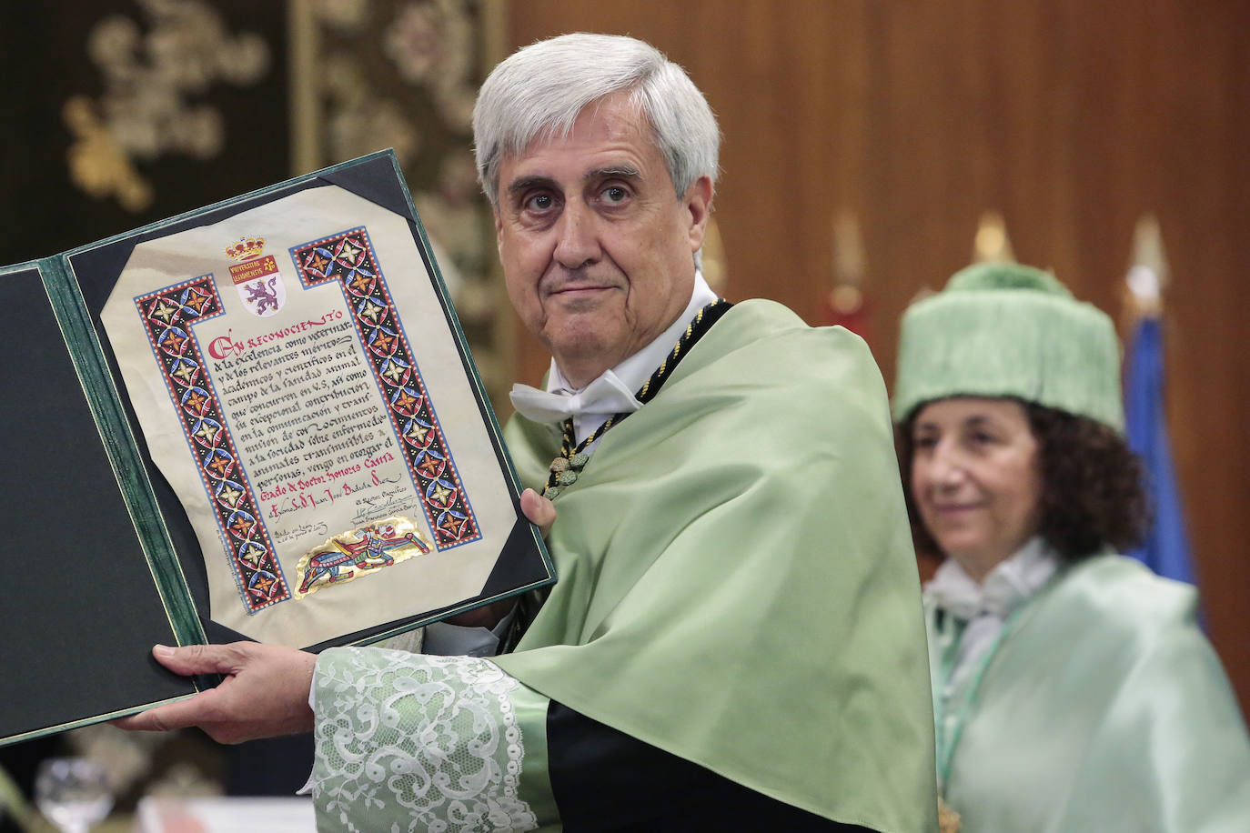 La Universidad de León acoge el acto de investidura de Juan José Badiola como doctor 'honoris causa'