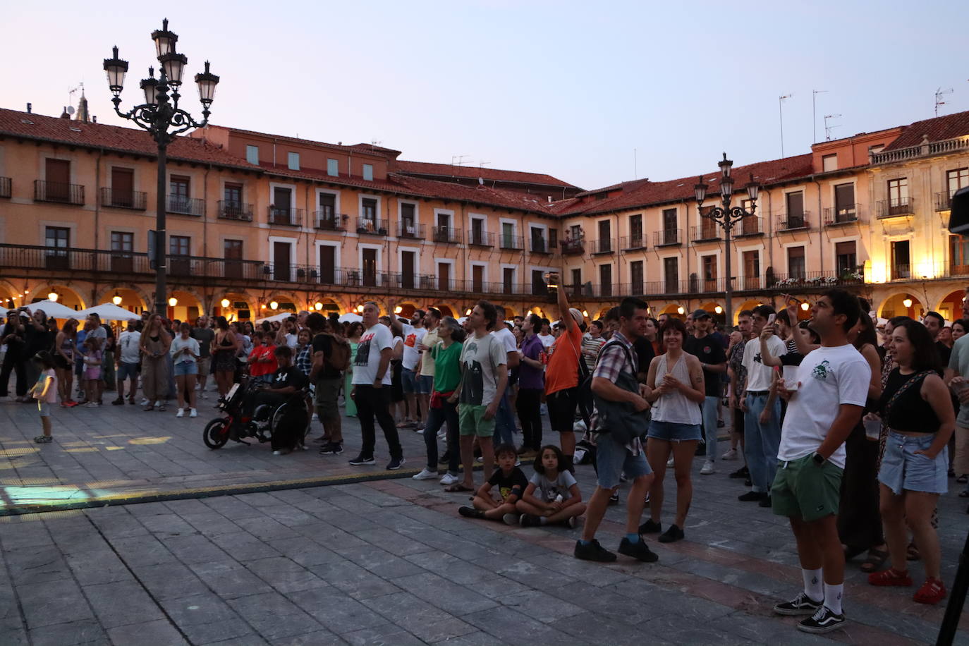 Cala Vento pone música a la noche leonesa