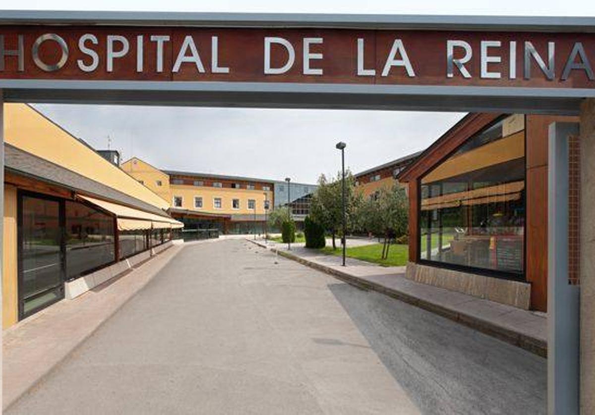 Entrada principal del Hospital de la Reina en Ponferrada.