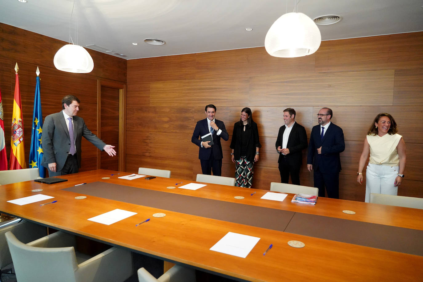 Encuentro institucional de Mañueco y Marco Morala