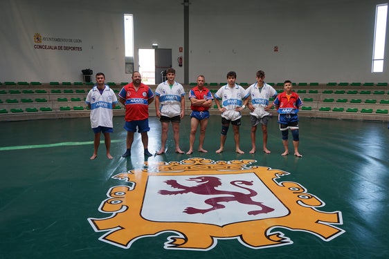 Luchadores leoneses participantes en la competición del sábado