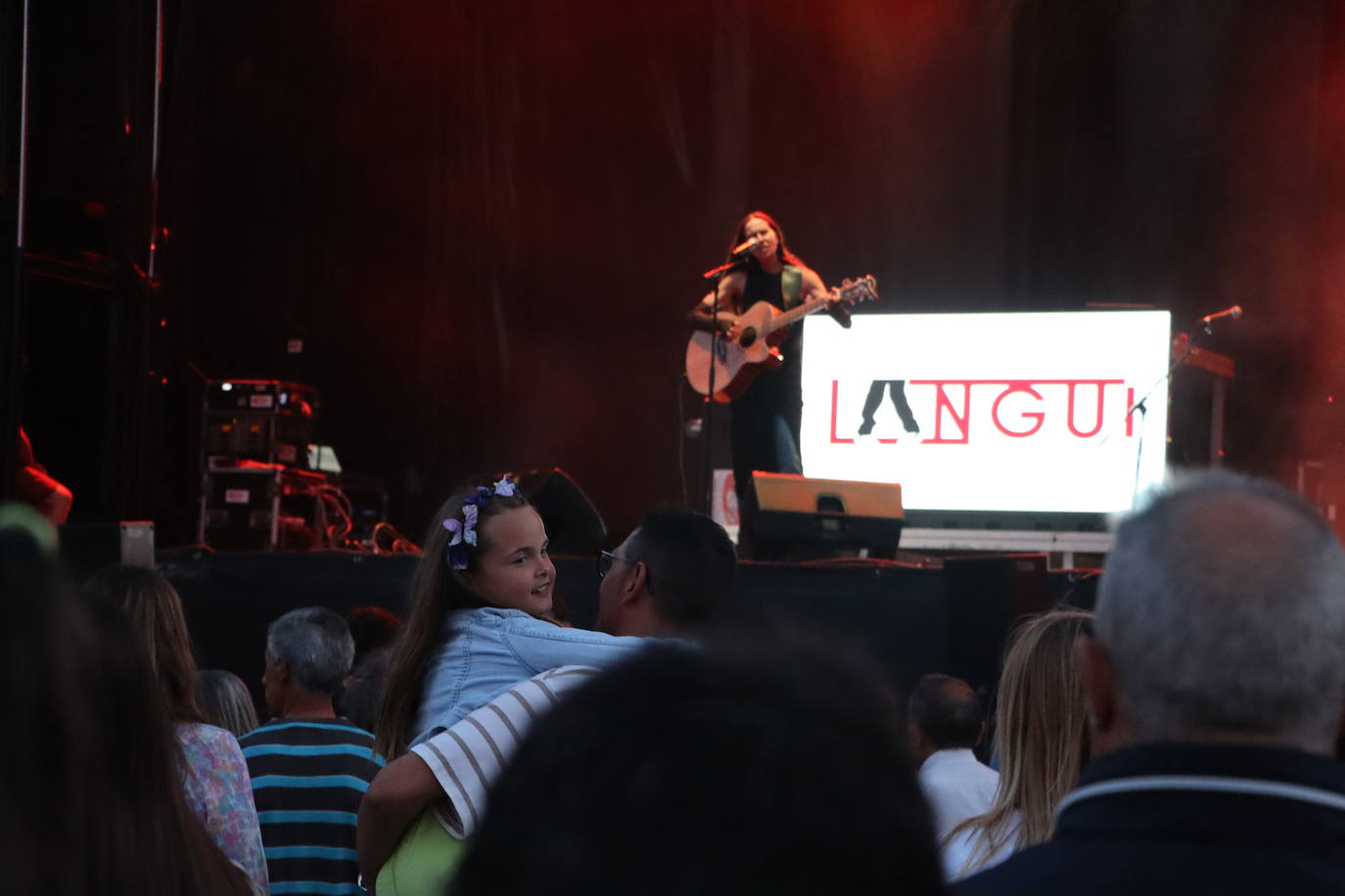 El Langui y Brisa Fenoy ponen el broche a San Juan y San Pedro