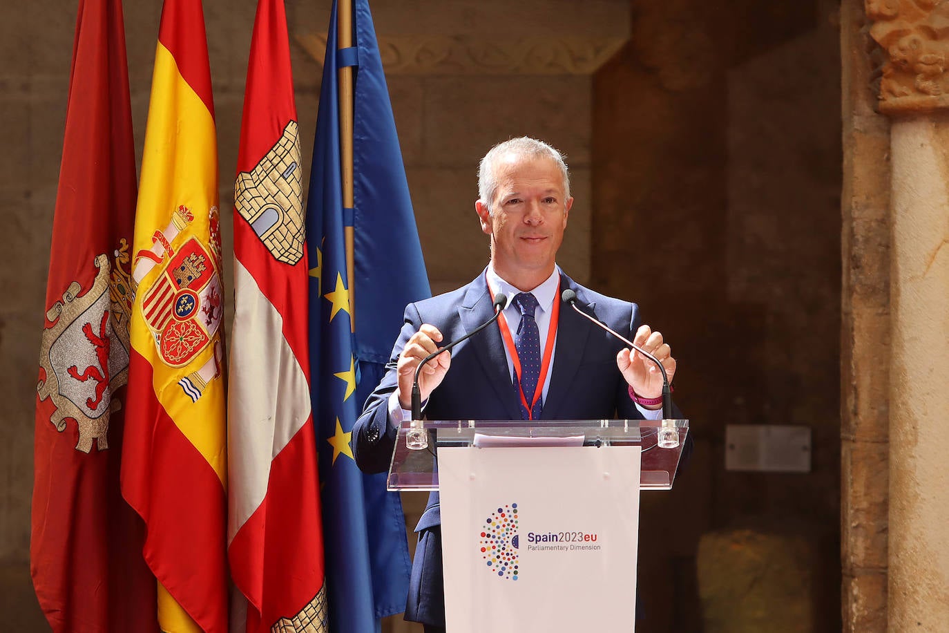 Primeras intervenciones en la Conferencia internacional