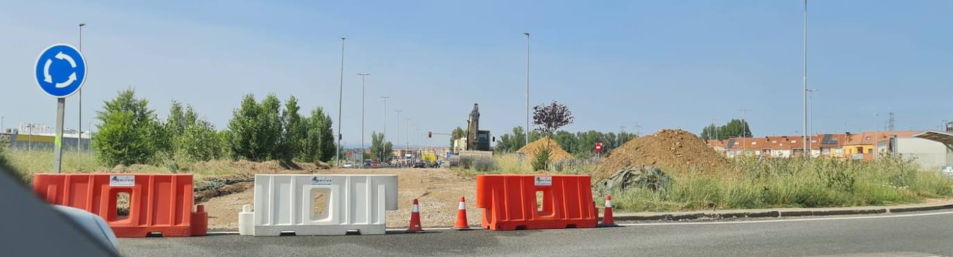 Obras en la rotonda del Hospital de León