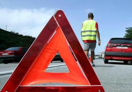 La DGT eximirá del uso de triángulos por avería o accidente en autopistas y autovías desde este sábado