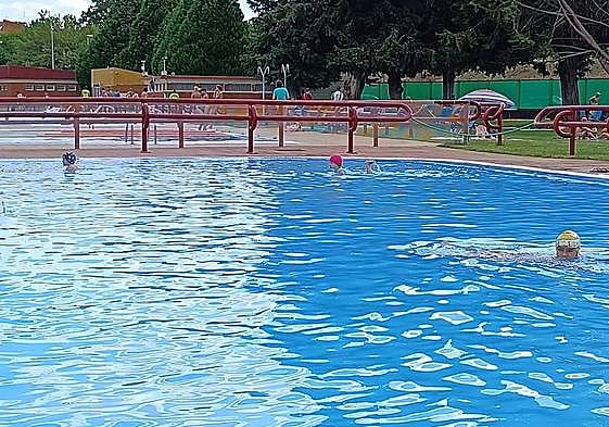 Un chapuzón en las Piscinas de La Bañeza