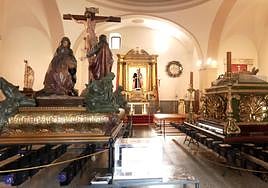 La Crucifixión y el Cristo Yacente son los dos pasos expuestos.