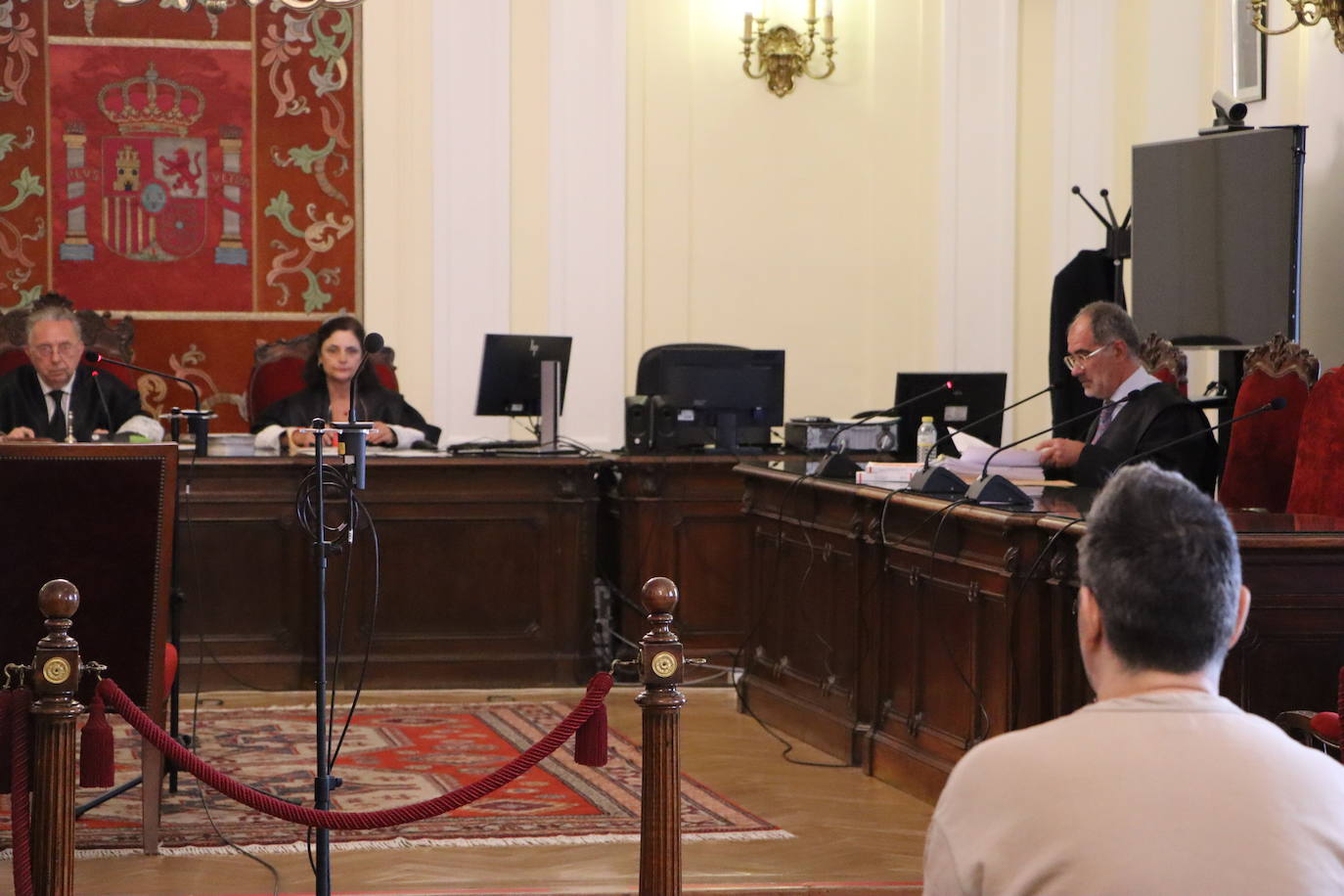 Juicio por estafa en León