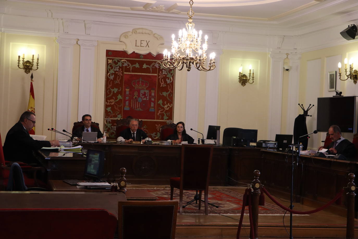 Juicio por estafa en León