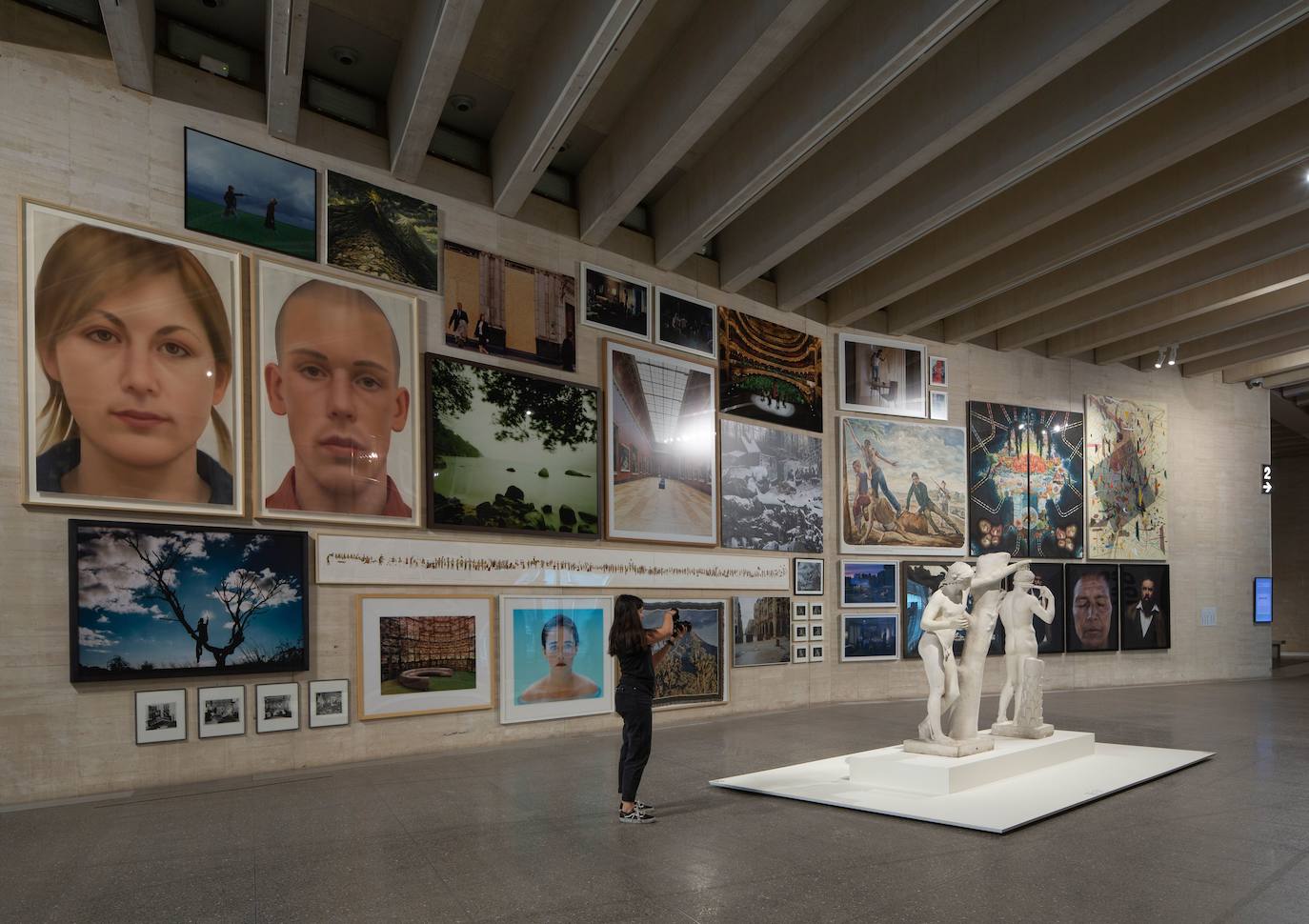 Una de las salas que componen las exposiciones en el Museo de Arte Contemporáneo.