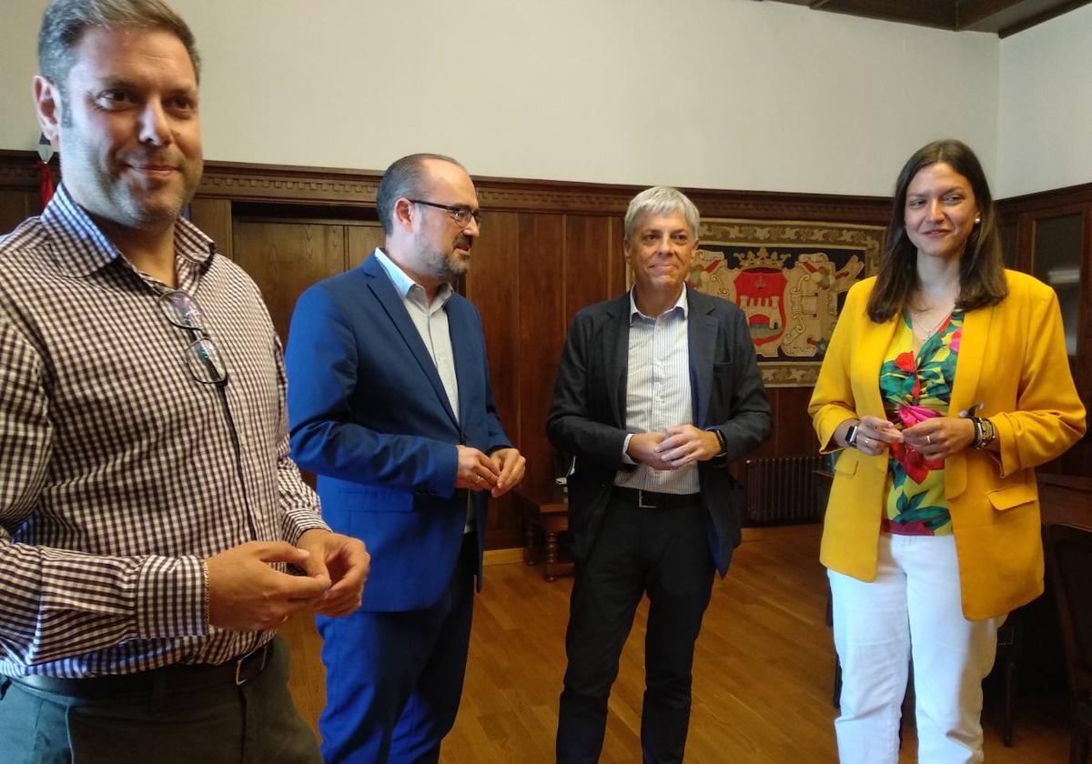 El delegado territorial de la Junta realizó este jueves su primera visita institucional a Ponferrada.