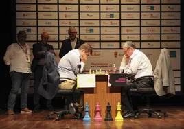 Santos y Gelfand durante la final que ha ganado el leonés.