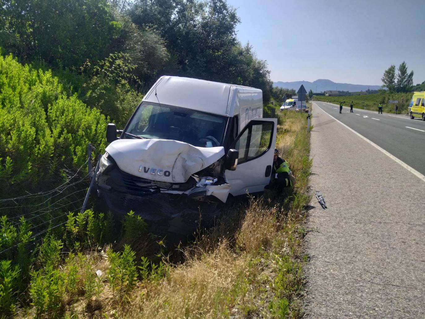 Un herido grave y tres leves en un accidente en la N-VI en Horta