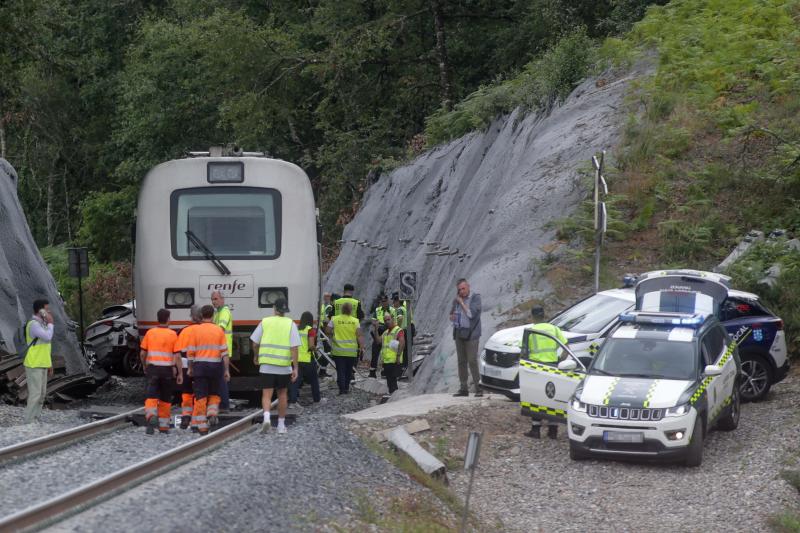 Un tren arrolla un turismo en Lugo