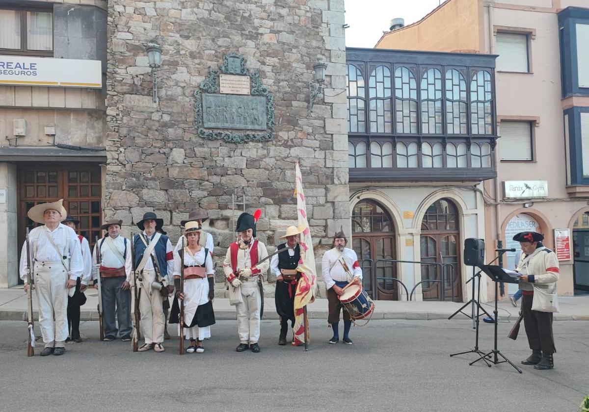 Voluntarios de León conmemora los 115 años de la batalla de Medina de Rioseco