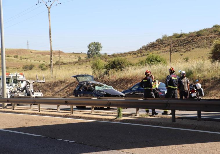 Vehículo siniestrado a la altura de Puente Castro sentido León.