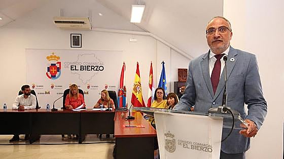Olegario Ramón toma posesión en el Consejo Comarcal con el objetivo de abordar «grandes retos»
