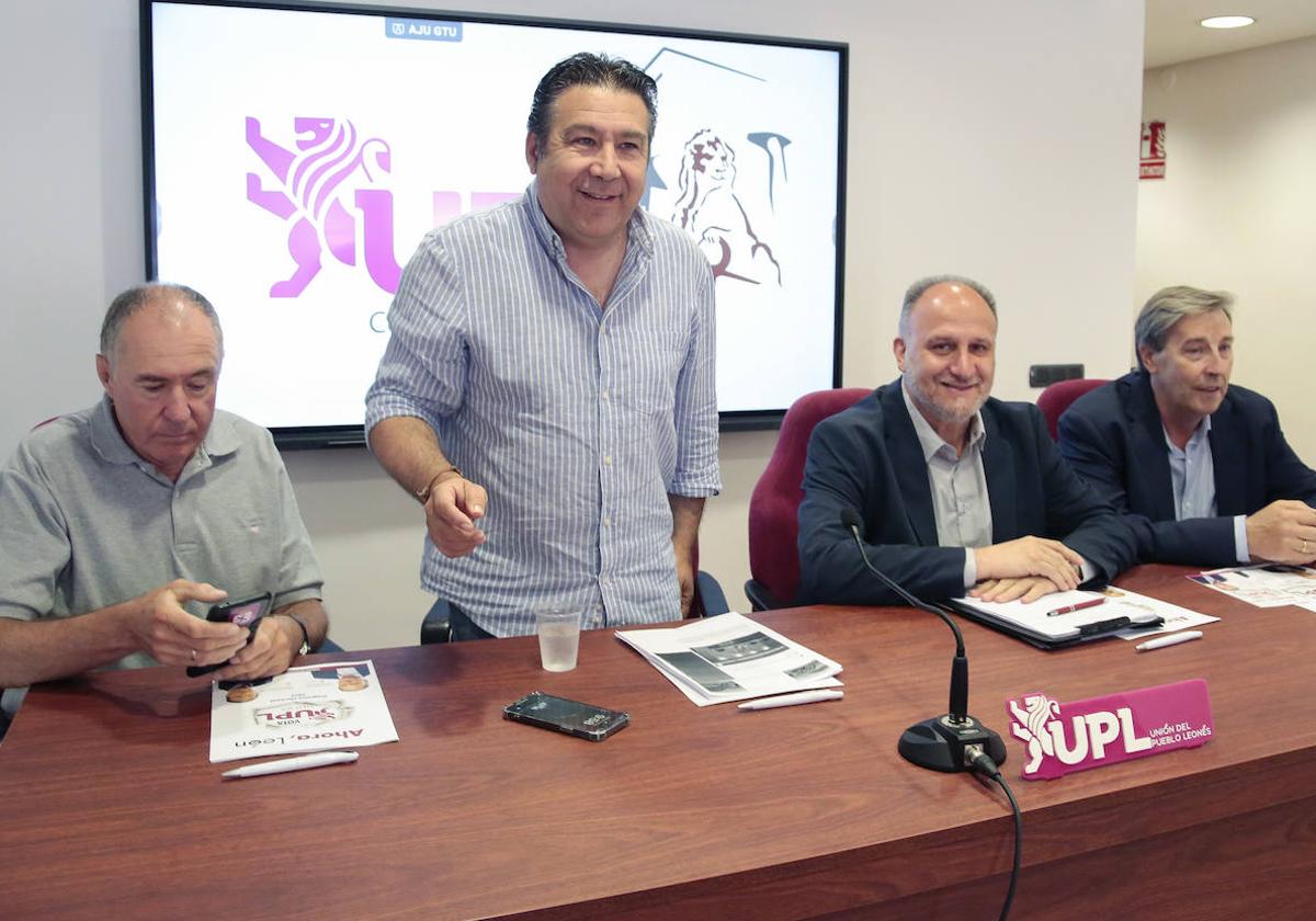 Eduardo López Sendino, Luis Mariano Santos, Javier Callado y Miguel Ángel Díez Cano, en rueda de prensa.