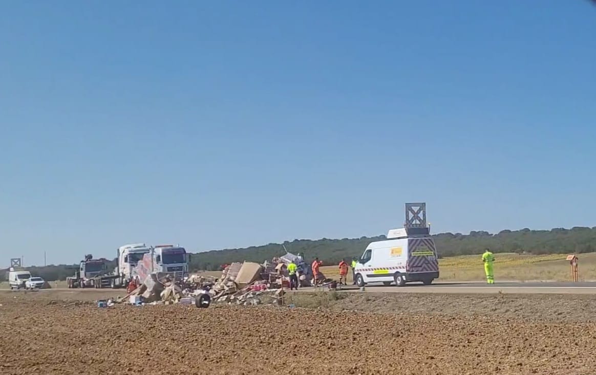 Corte de tráfico en la N-601 en el término municipal de Valverde-Enrique.