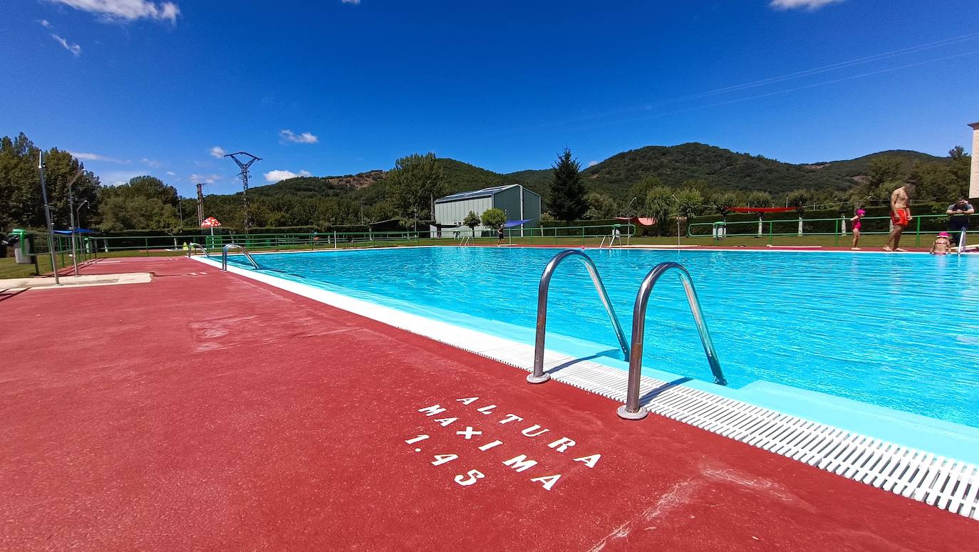 Piscinas en Matallana de Torío