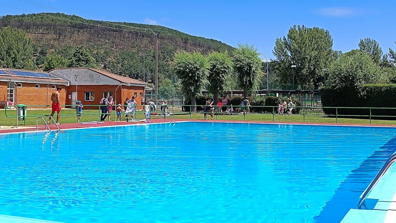 Piscinas en Matallana de Torío