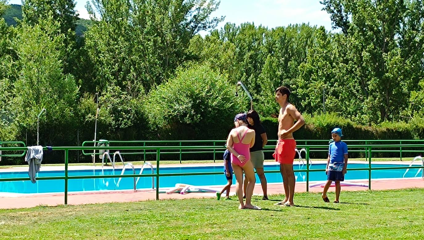 Piscinas en Matallana de Torío