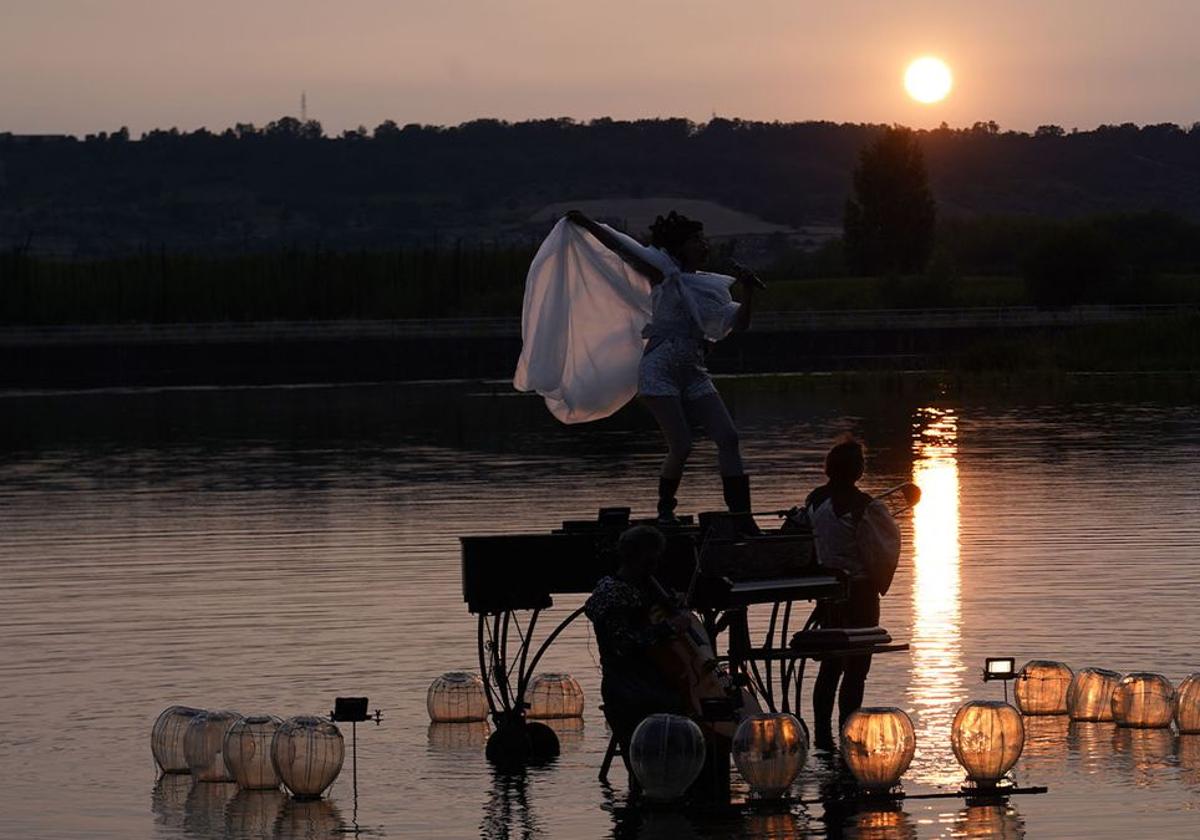 Concierto interestelar sobre el río Órbigo en Santa Marina del Rey